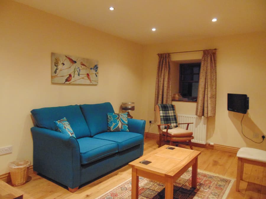 Twin Room, Perthshire Courtyard